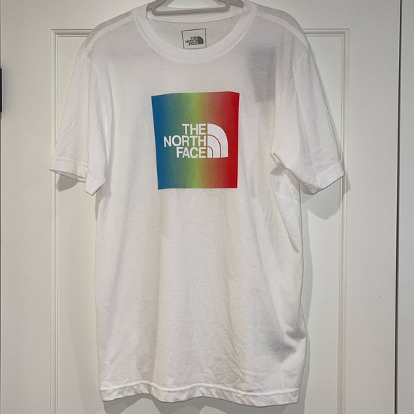 NWT The North Face Men's Pride T-Shirt L - Picture 1 of 7